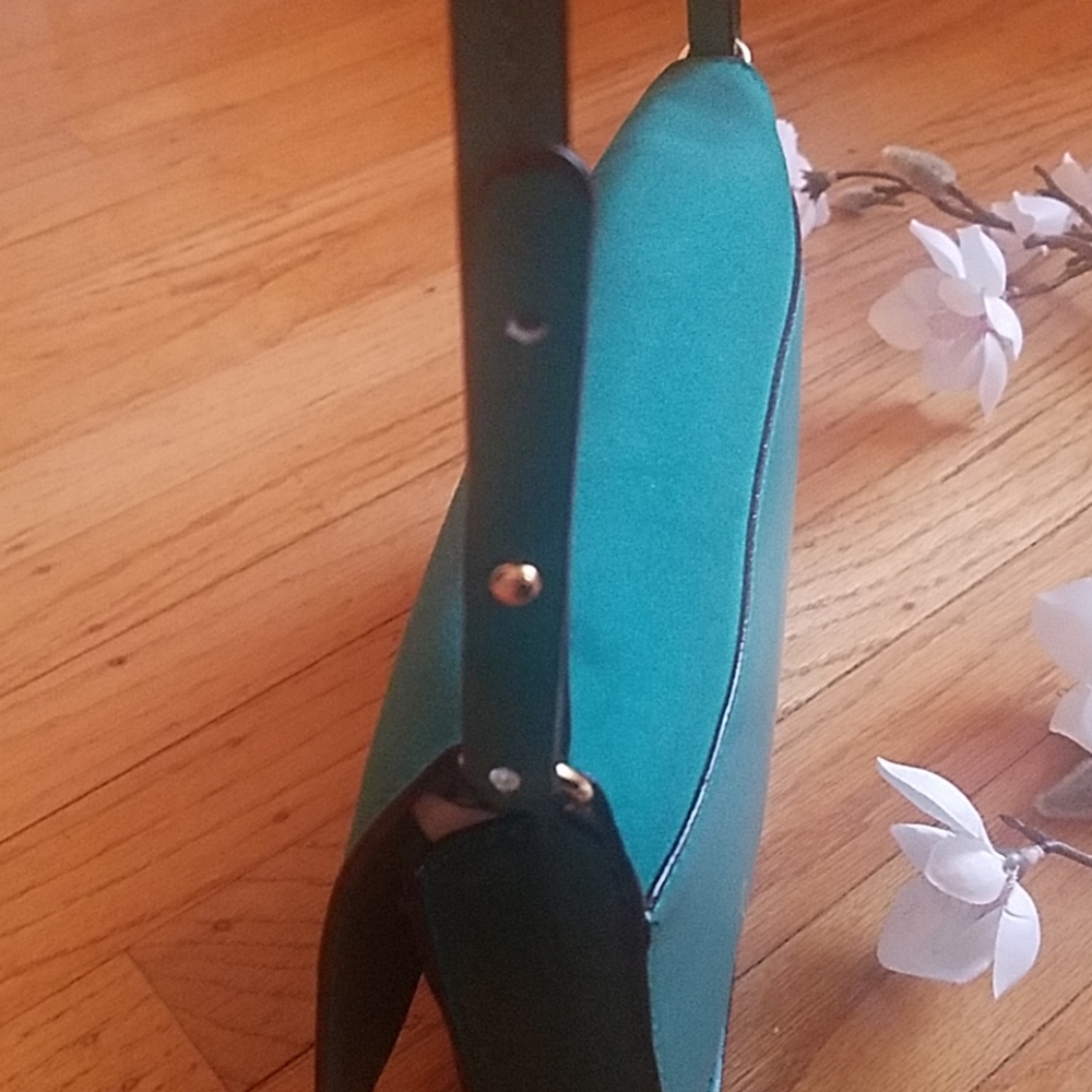 A New Day Crossbody Bag Teal Green - Picture 7 of 7
